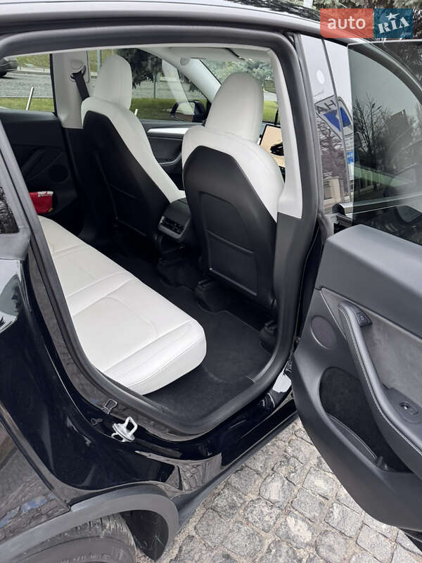 Внедорожник / Кроссовер Tesla Model Y 2023 в Днепре
