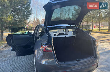 Внедорожник / Кроссовер Tesla Model Y 2024 в 