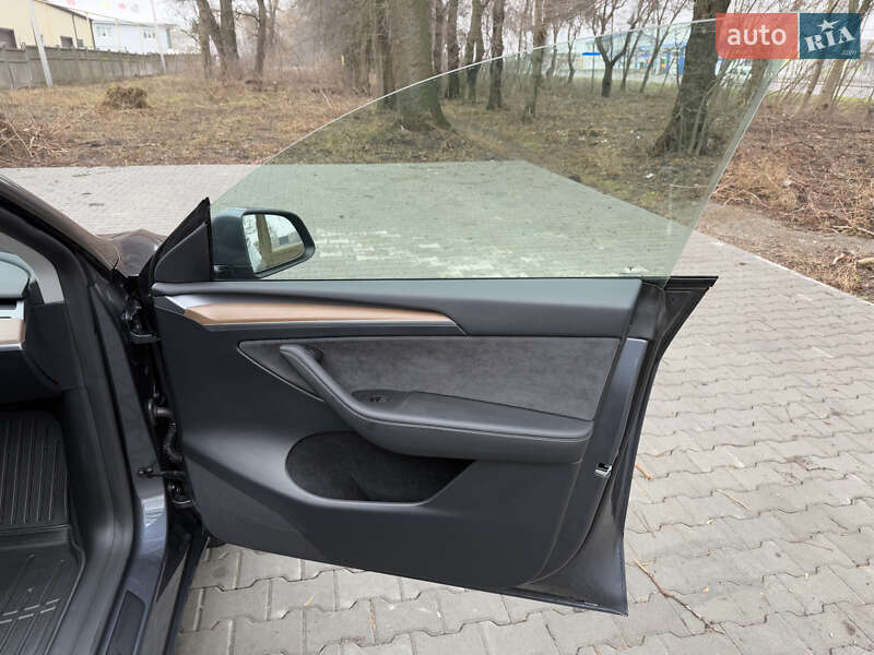 Внедорожник / Кроссовер Tesla Model Y 2023 в Виннице