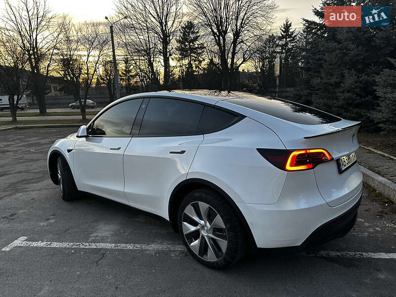 Позашляховик / Кросовер Tesla Model Y 2021 в Львові