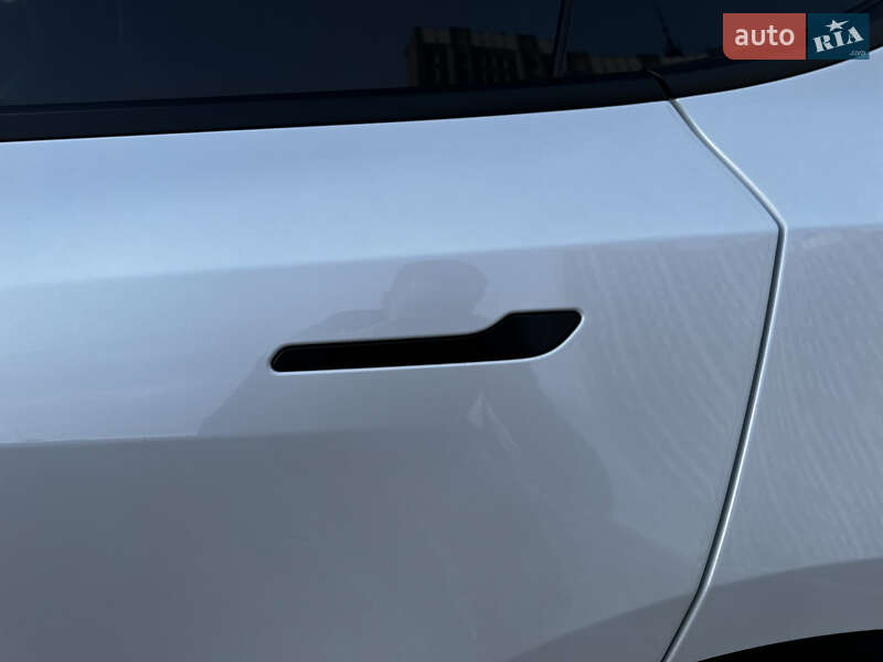 Позашляховик / Кросовер Tesla Model Y 2021 в Львові