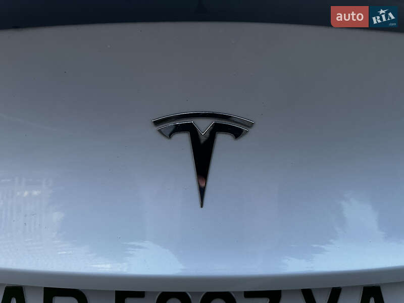 Позашляховик / Кросовер Tesla Model Y 2021 в Львові