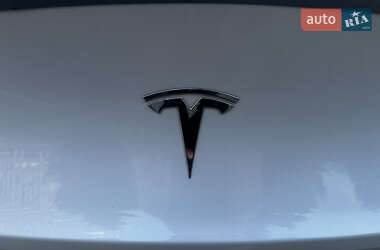 Внедорожник / Кроссовер Tesla Model Y 2021 в 