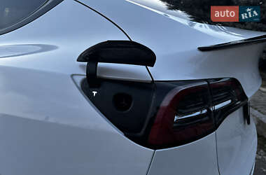 Внедорожник / Кроссовер Tesla Model Y 2021 в 