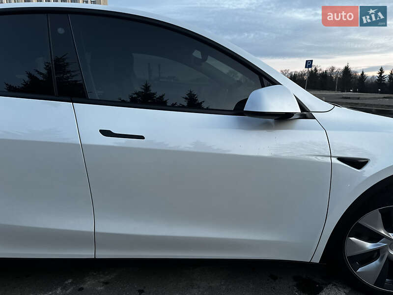 Позашляховик / Кросовер Tesla Model Y 2021 в Львові