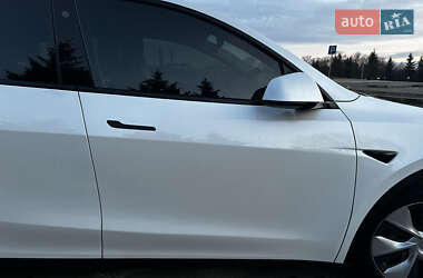 Внедорожник / Кроссовер Tesla Model Y 2021 в 