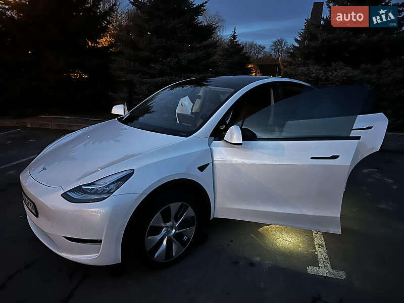 Позашляховик / Кросовер Tesla Model Y 2021 в Львові