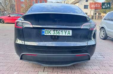 Внедорожник / Кроссовер Tesla Model Y 2021 в 