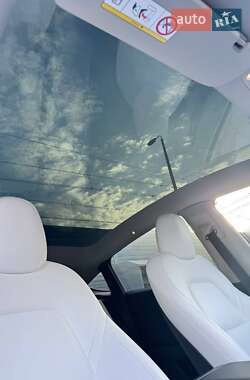 Внедорожник / Кроссовер Tesla Model Y 2021 в 