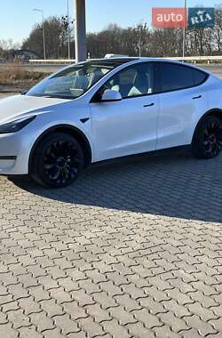 Внедорожник / Кроссовер Tesla Model Y 2023 в 