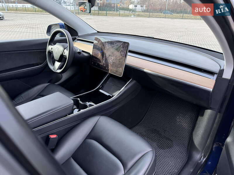 Внедорожник / Кроссовер Tesla Model Y 2020 в Львове