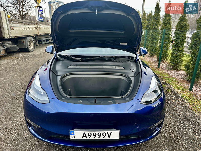Внедорожник / Кроссовер Tesla Model Y 2023 в Киеве