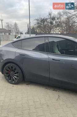 Внедорожник / Кроссовер Tesla Model Y 2022 в Киеве