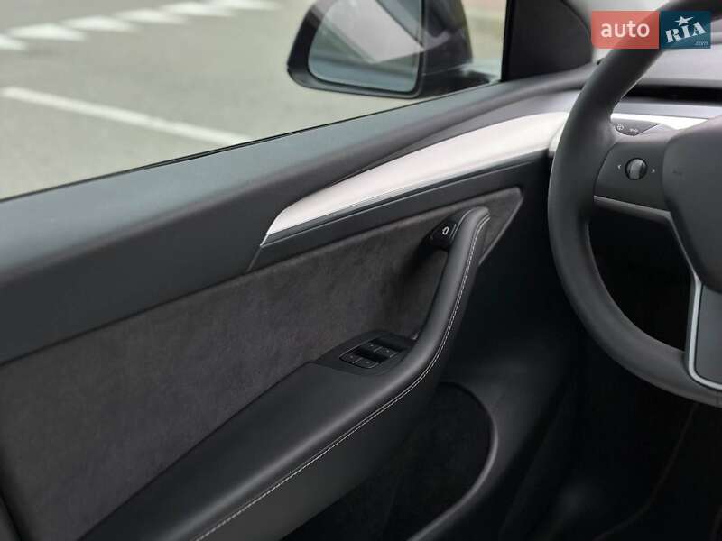 Внедорожник / Кроссовер Tesla Model Y 2022 в Киеве