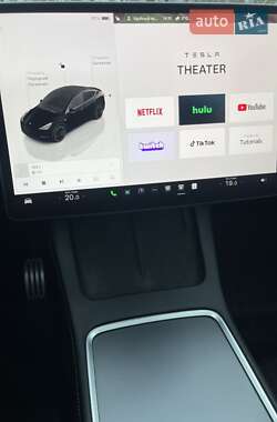 Внедорожник / Кроссовер Tesla Model Y 2022 в 