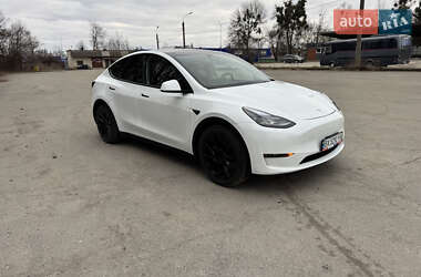 Позашляховик / Кросовер Tesla Model Y 2024 в 