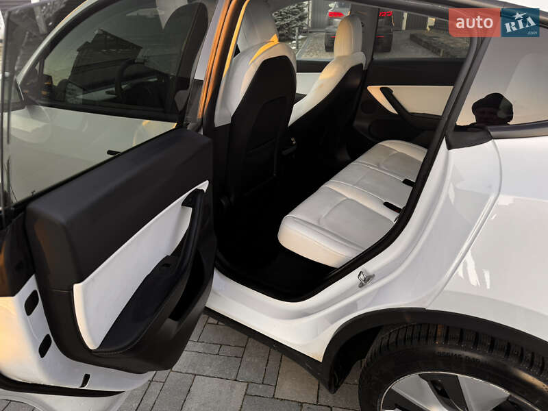 Внедорожник / Кроссовер Tesla Model Y 2022 в Львове