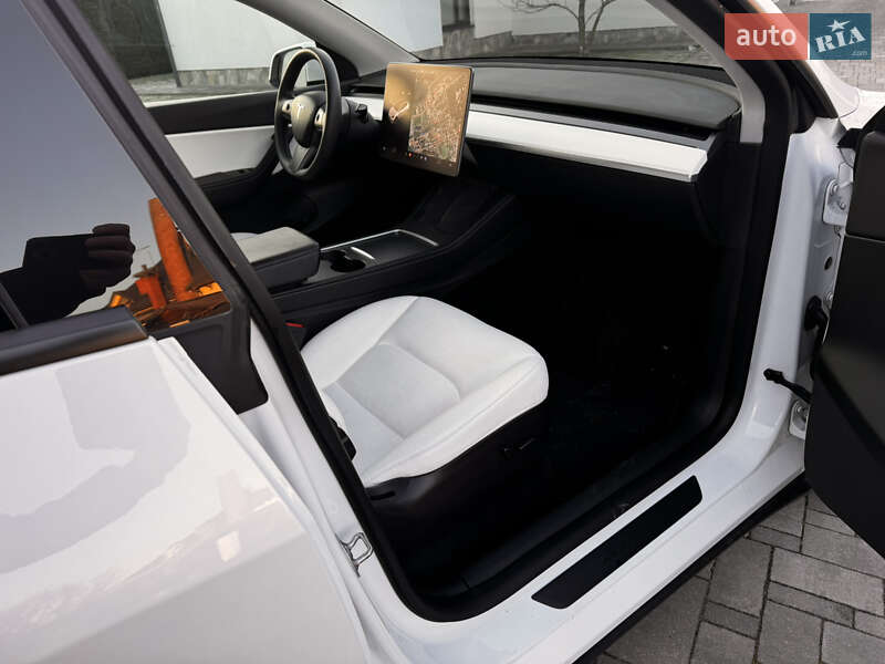 Внедорожник / Кроссовер Tesla Model Y 2022 в Львове