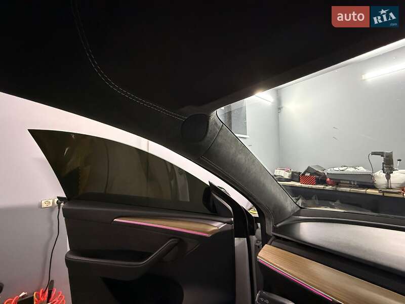 Внедорожник / Кроссовер Tesla Model Y 2020 в Днепре