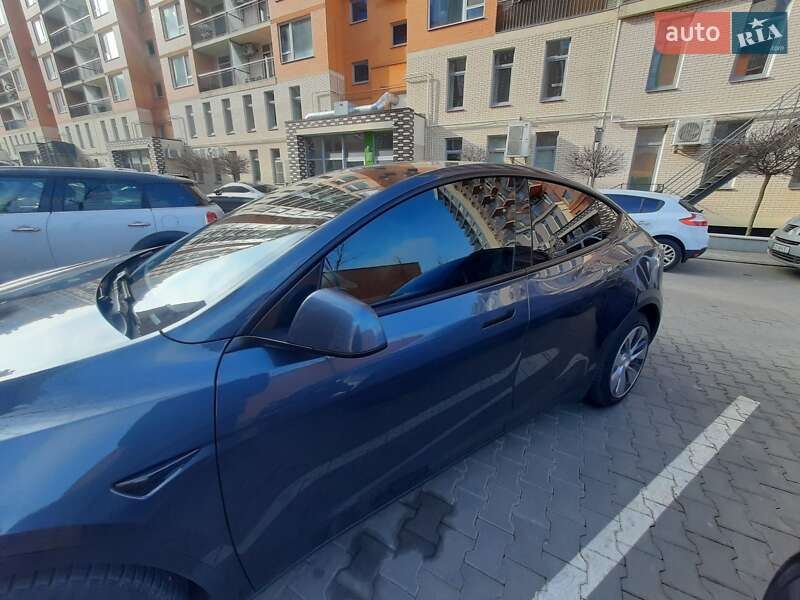 Лифтбек Tesla Model Y 2020 в Черновцах