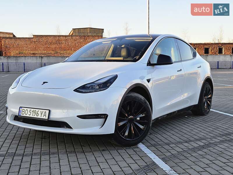 Tesla Model Y 2023