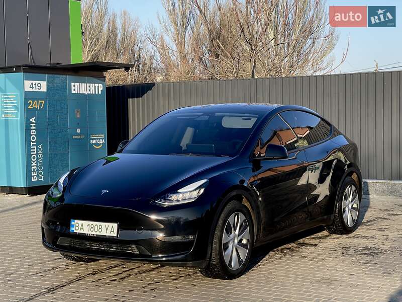 Внедорожник / Кроссовер Tesla Model Y 2023 в 
