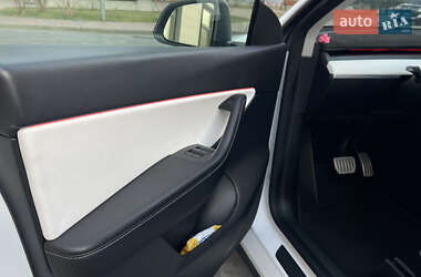 Позашляховик / Кросовер Tesla Model Y 2021 в 