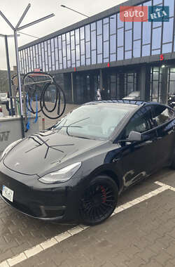 Внедорожник / Кроссовер Tesla Model Y 2020 в Ровно