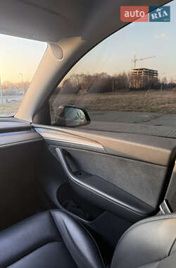 Внедорожник / Кроссовер Tesla Model Y 2022 в Львове