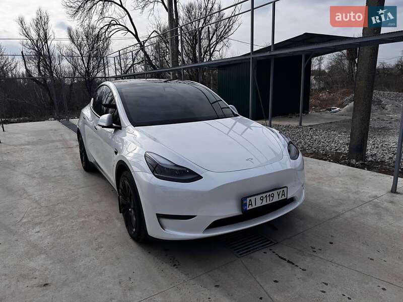 Tesla Model Y 2023
