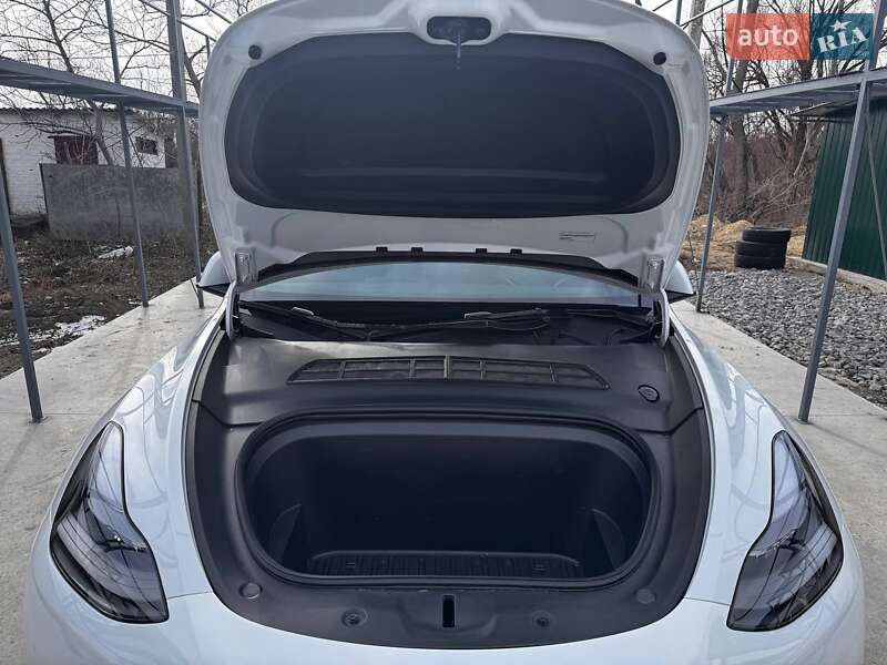 Внедорожник / Кроссовер Tesla Model Y 2023 в Виннице