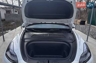 Внедорожник / Кроссовер Tesla Model Y 2023 в 