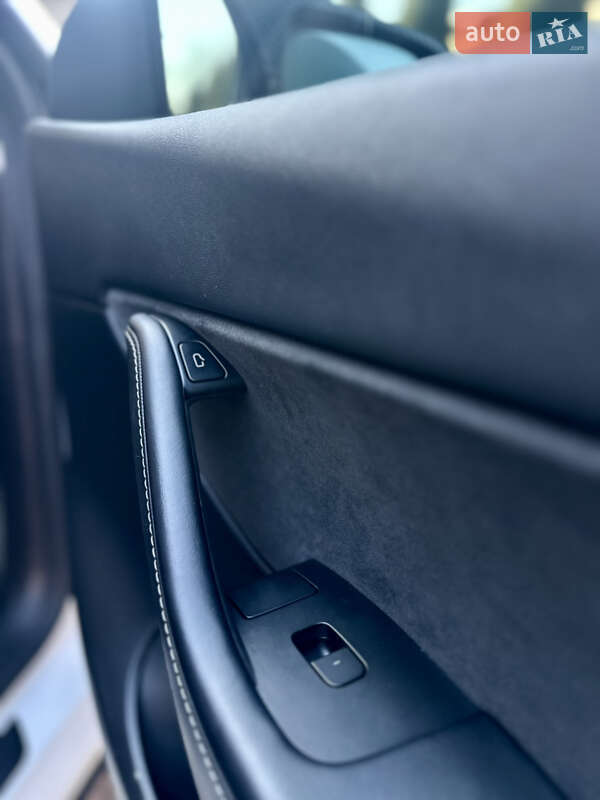 Внедорожник / Кроссовер Tesla Model Y 2021 в Стрые