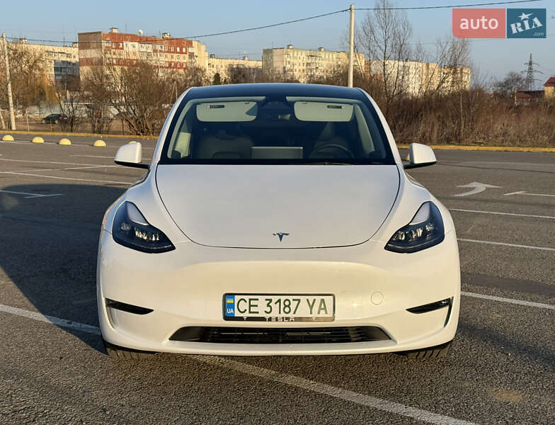 Tesla Model Y 2023