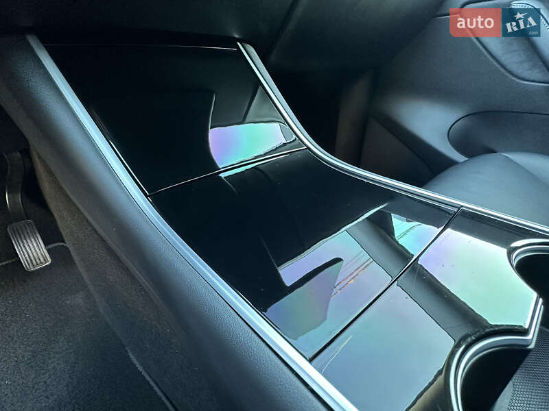 Внедорожник / Кроссовер Tesla Model Y 2020 в Ужгороде