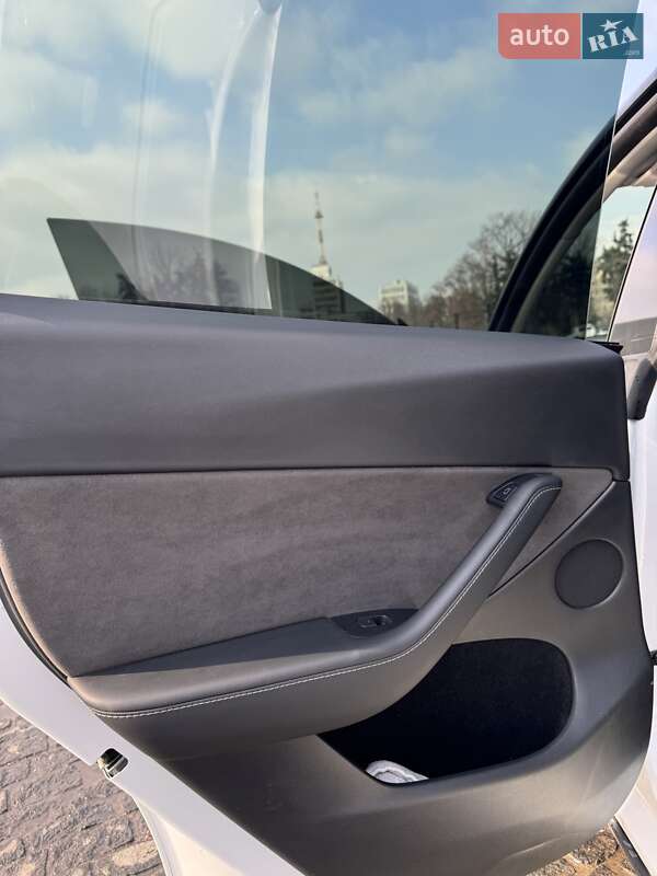 Внедорожник / Кроссовер Tesla Model Y 2022 в Харькове