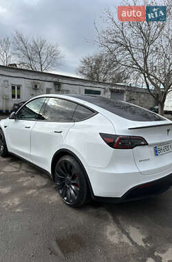 Позашляховик / Кросовер Tesla Model Y 2023 в 