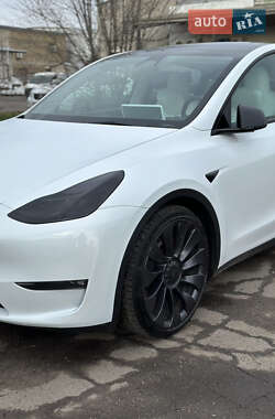 Позашляховик / Кросовер Tesla Model Y 2023 в 