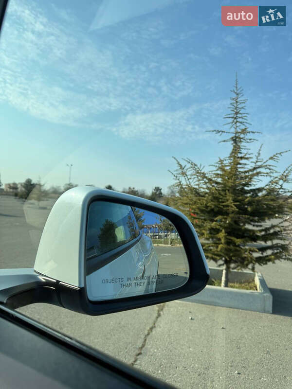 Позашляховик / Кросовер Tesla Model Y 2021 в Одесі фото 44 Позашляховик / Кросовер Tesla Model Y 2021 в Одесі
