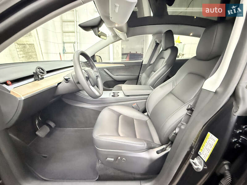 Внедорожник / Кроссовер Tesla Model Y 2024 в Киеве