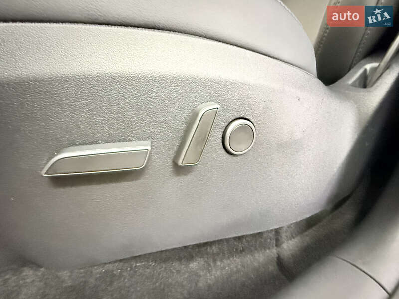 Внедорожник / Кроссовер Tesla Model Y 2024 в Киеве