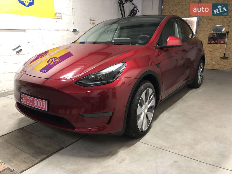 Позашляховик / Кросовер Tesla Model Y 2024 в Києві
