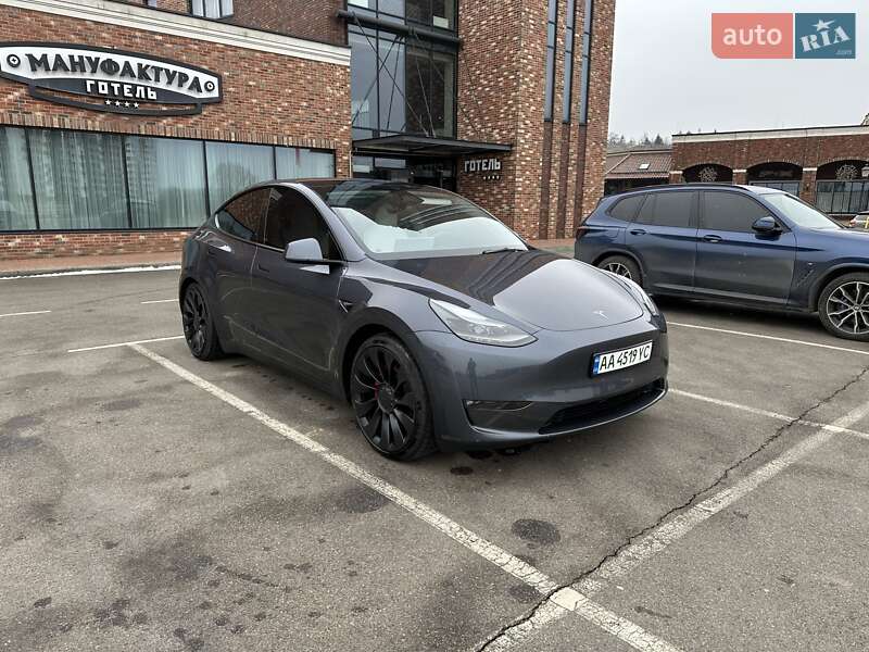 Позашляховик / Кросовер Tesla Model Y 2023 в Києві