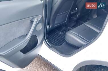 Внедорожник / Кроссовер Tesla Model Y 2023 в 