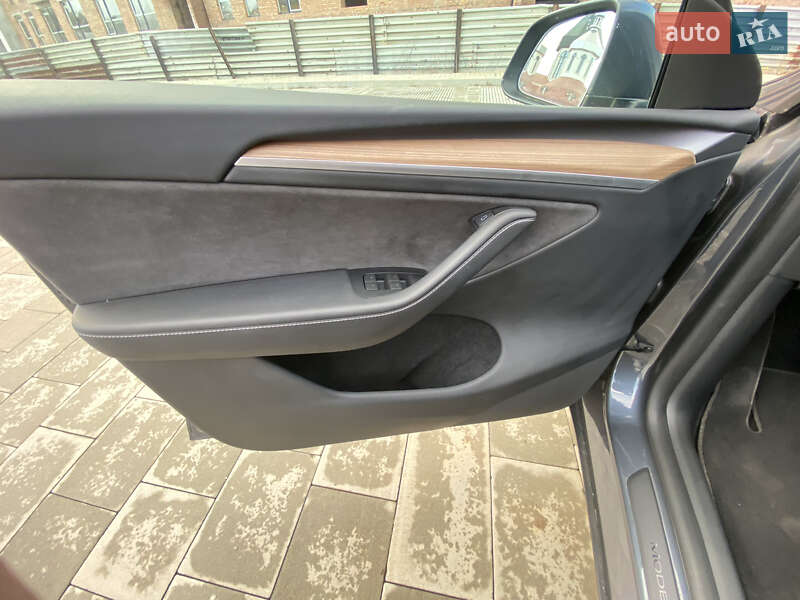 Внедорожник / Кроссовер Tesla Model Y 2023 в Самборе