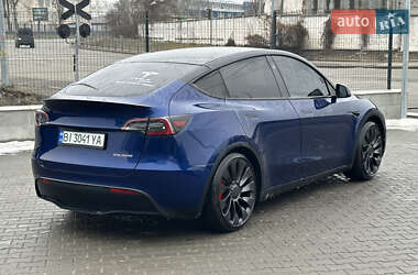 Седан Tesla Model Y 2023 в 