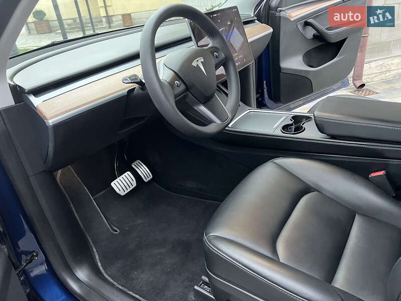 Позашляховик / Кросовер Tesla Model Y 2023 в Новомосковську