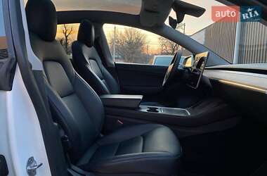 Внедорожник / Кроссовер Tesla Model Y 2021 в 