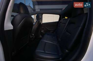 Внедорожник / Кроссовер Tesla Model Y 2021 в 