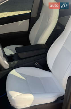 Внедорожник / Кроссовер Tesla Model Y 2022 в 